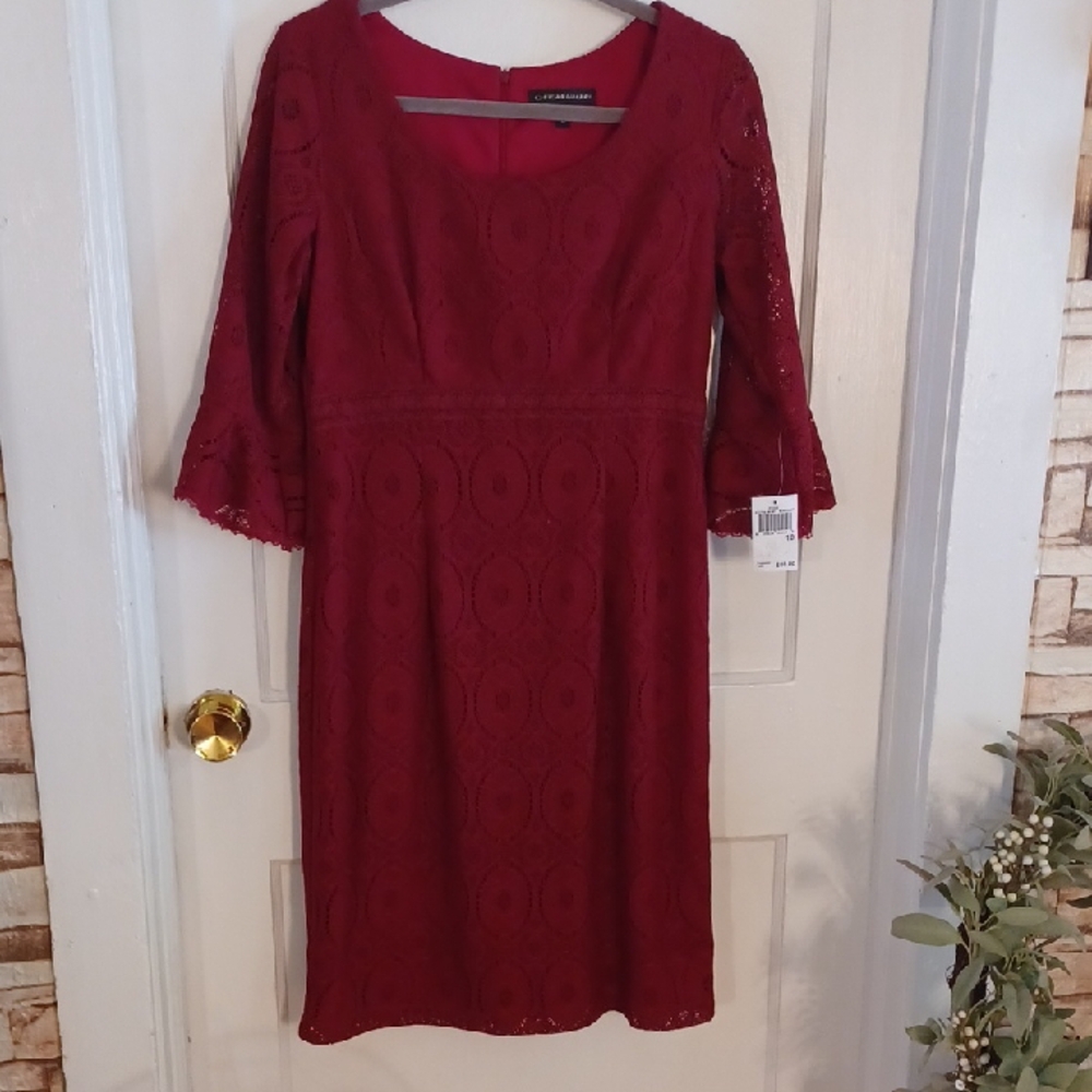 Lace Dress with Bell Sleeves and Scoop Neck Burgundy Size 10